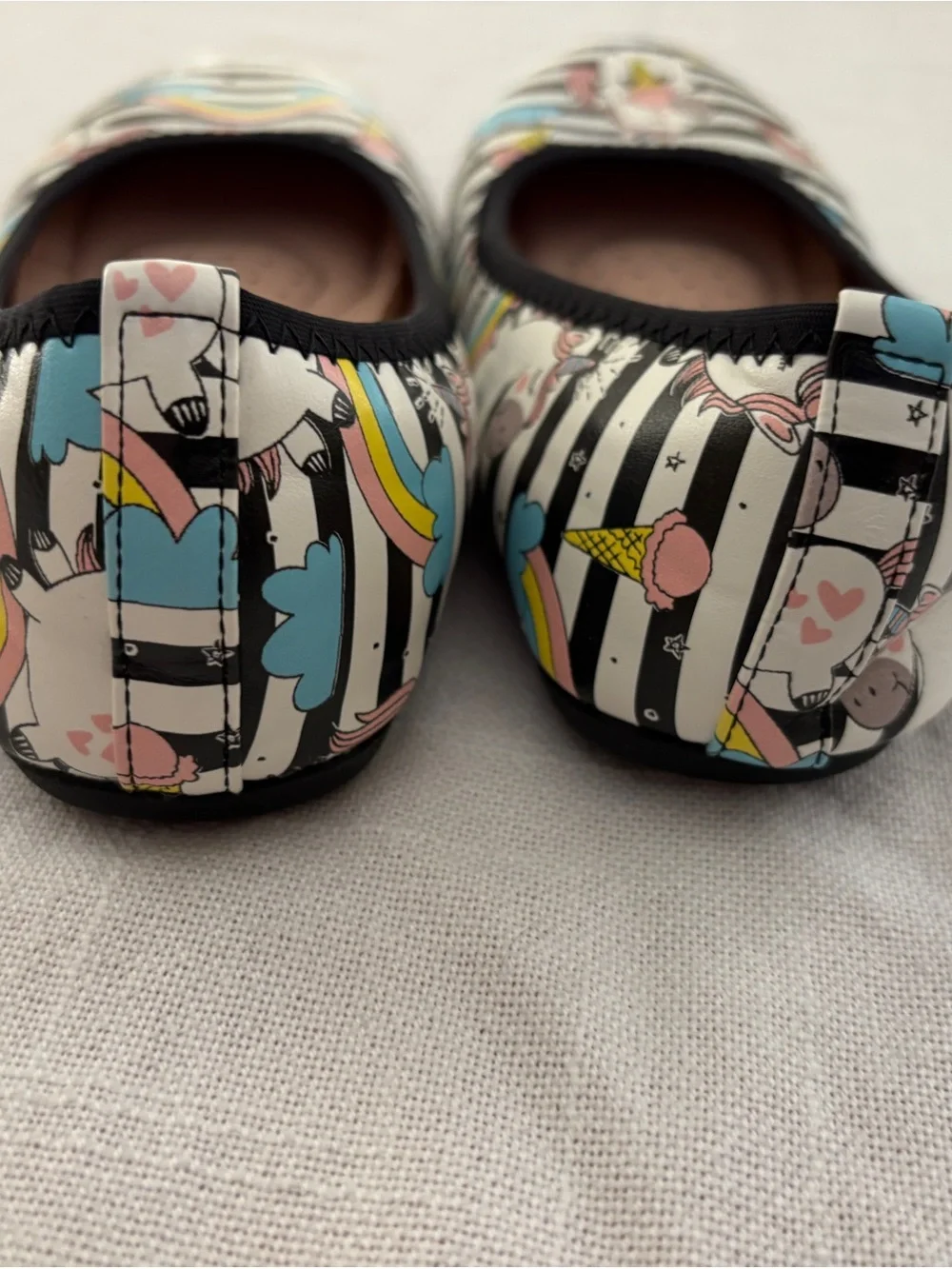 Kids' Unicorn Rainbow Ice Cream Print Ballet Flats - Black & White